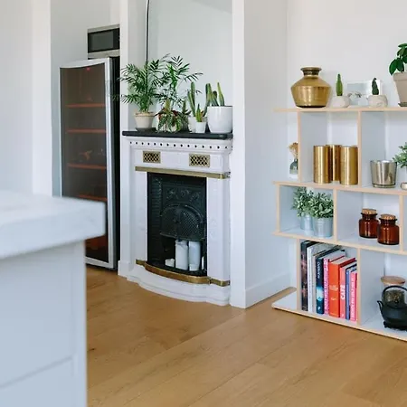 Rue Du Faubourg Du Temple, Paris, France Apartment *