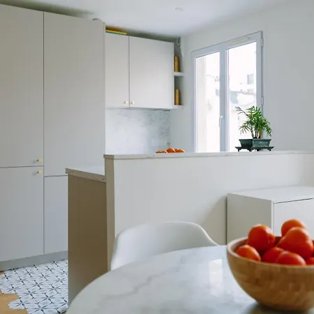 Apartment Rue Du Faubourg Du Temple, Paris, France Paris