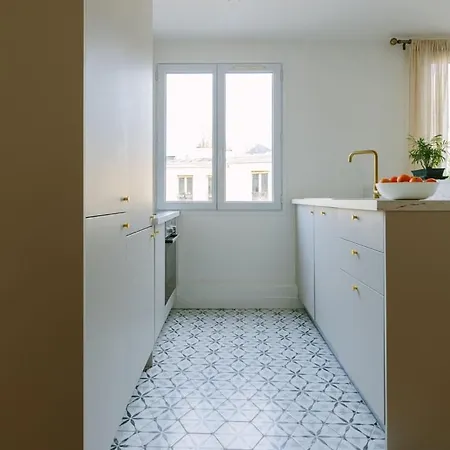 Apartment Rue Du Faubourg Du Temple, Paris, France Paris